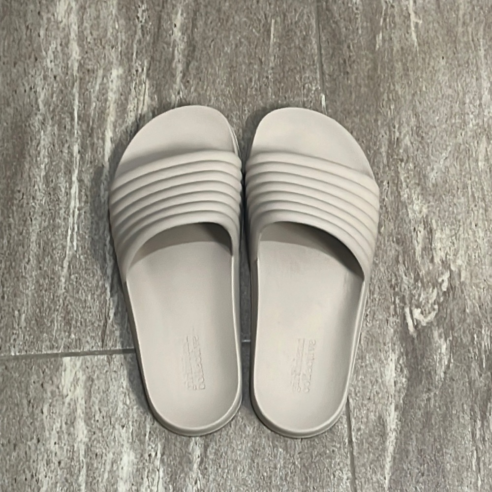 Girlfriend Collective Slides